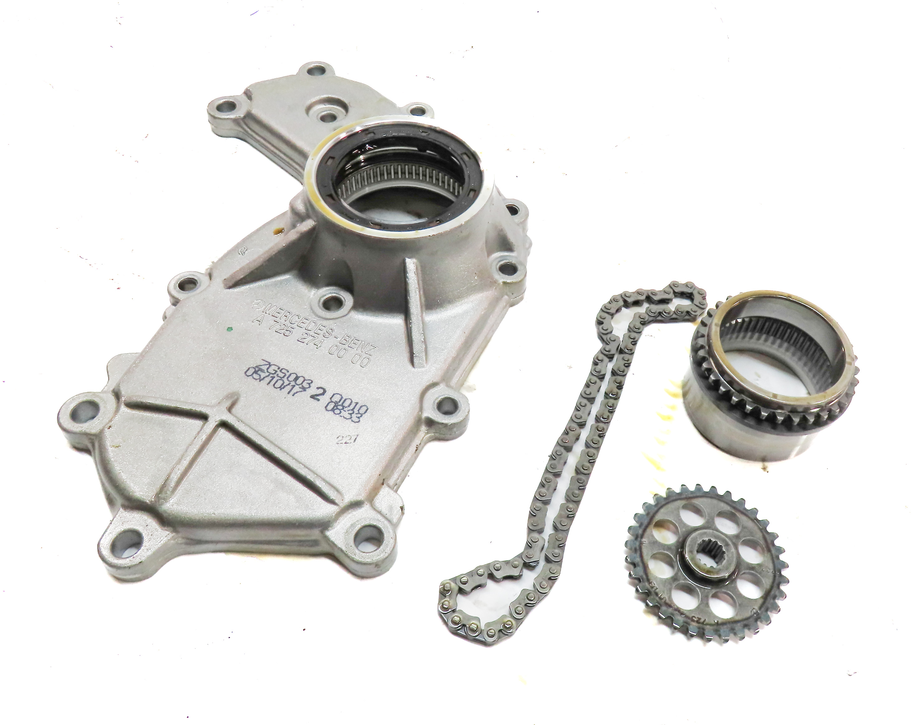 2018 MERCEDES GLS450 (X166) AUTO TRANSMISSION CHAIN DRIVE OIL FLUID PUMP COVER — exact item pictured